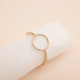 Ring aanpasbaar met cirkeltje goud