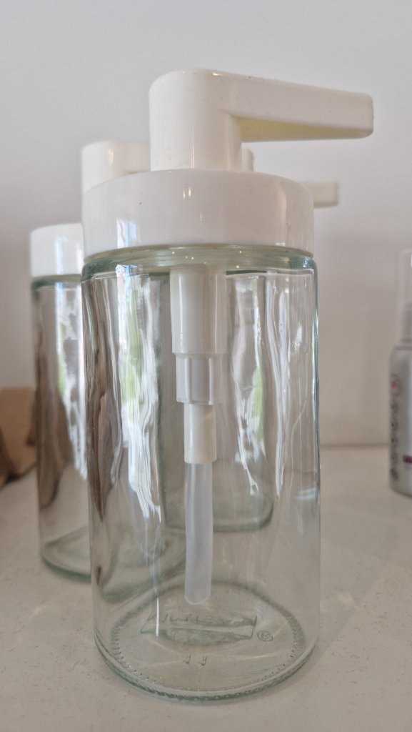 Glazen fles met pomp 200ml